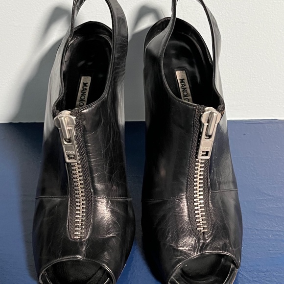 Manolo Blahnik Vella Zip-front Black Leather Bootie Slingback  sz 39.5 (8.5 US) - Picture 4 of 9